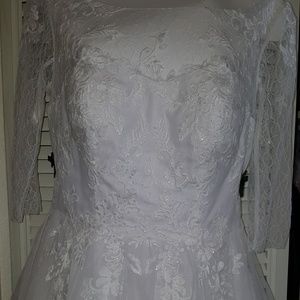 3/4 Sleeve Wedding Dress with Lace and Tulle Skirt